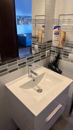 Bathroom-La-Casa-Chica-2